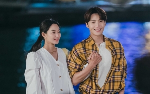 Kim Seon Ho dan Shin Min A Baca Pujian Fans 'Hometown Cha-Cha-Cha', Rebutan Nilai Minus