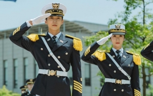 Jadi Pasangan, Jinyoung B1A4 Ngaku Nyaman Akting Bareng Krystal di 'Police University'