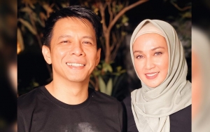 Ramai Dijodohkan, Momen Ariel NOAH dan Dina Lorenza Senyum 'Salting' Saat Bertatapan Disebut Nular