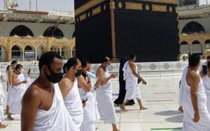Pintu Umrah Untuk Jemaah Indonesia Kembali Dibuka, Rencana Karantina 5 Hari Jadi Sorotan