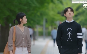 Kim Go Eun Ngakak Terus Saat Jinyoung GOT7 Dandan Jadi Cewek di Lokasi 'Yumi's Cells'