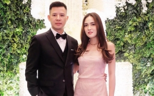 Suami Tajir 'Ngilang', Shandy Aulia Terciduk Nangis Disela Jualan Baju Akibat Kena Mental?