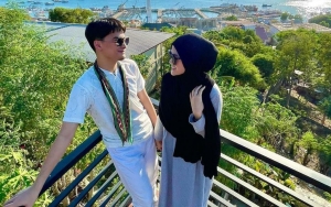 Sederet Foto Alvin Faiz dan Henny Rahman Ala Bulan Madu Romantis Di Labuan Bajo 
