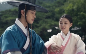 Adegan Penjara Ahn Hyo Seop dan Kim Yoo Jung di 'Red Sky' Diwarnai Tangis, Begini Proses Syutingnya