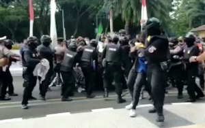 Kapolres Sebut Mahasiswa Yang Di 'Smackdown' Masih Bisa Jalan, Polisi Terancam Dikenai Sanksi