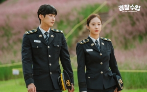 Jinyoung B1A4 Buka-Bukaan Soal Adegan Ciuman Bareng Krystal di 'Police University'
