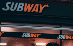 Gerai Subway Pertama Resmi Dibuka di Citos Jaksel, Pengunjung Antre dari Pagi