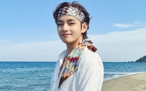 Berujung Rumor Kencan, Begini Suasana Pameran Seni Saat Dikunjungi V BTS