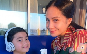 Anniversary ke-7 Bareng Raffi Ahmad, Nagita Slavina Mewek Dapat Kejutan Manis Ini dari Rafathar