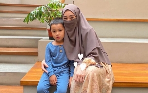 Yusuf Putra Larissa Chou-Alvin Faiz Sholat Khusyuk, Video Minta Papi Baru Bikin Nyesek