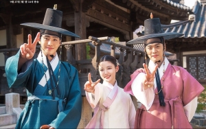 Gong Myung Selamatkan Kim Yoo Jung dari Ahn Hyo Seop, Pemirsa 'Red Sky' Kesal?
