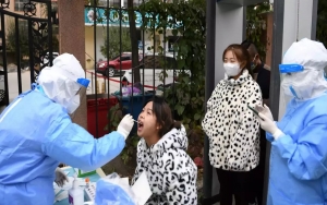 Tiongkok Tutup Bandara dan Sekolah Imbas Ledakan COVID-19, Diduga Akibat Aktivitas Turis