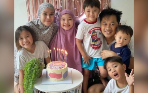 Zaskia Adya Mecca Akhirnya Izinkan Anak-anak Sekolah, Perasaan Campur Aduk Dengar Cerita Ini