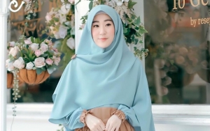 Larissa Chou Gemes Lihat Yusuf Pakai Peci Saat Bayi, Foto Alvin Faiz Di-Crop?
