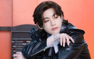 V Tampil Sambil Duduk Selama Konser 'BTS PERMISSION TO DANCE ON STAGE', Begini Keterangan Big Hit