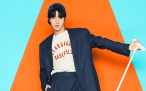 Jin BTS Pakai Pita Rambut Uwu di Konser 'PTD On Stage', Alasannya Gombal Abis