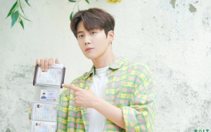 Dispatch Bongkar Percintaan Kim Seon Ho, Staf 'Hometown Cha-Cha-Cha' Maju Beri Dukungan