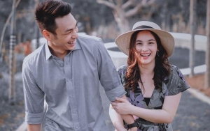 Chelsea Islan Perdana Pamer Foto Dicium Rob Clinton Usai Dilamar, Ekspresi Paling Disorot