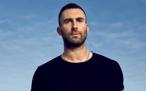 Adam Levine Buka Suara Usai Kepergok Marah dan Kasar Pada Fans Yang Tiba-Tiba Memeluknya