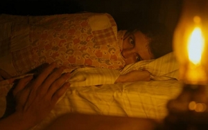 Emily Bader Bicara dengan Gadis Kecil Menyeramkan di Cuplikan 'Paranormal Activity: Next On Kin'