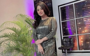Dewi Persik Bahas Orang Lecehkan Bacaan Salat Bakal Kena Azab, Sindir Nikita Mirzani?