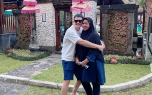 Rezky Aditya Senyum Innocent Walau 'Dikuliti' Kubu Wenny, Sikap Ibunda Citra Kirana Jadi Sorotan