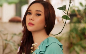 Begini Reaksi Aura Kasih Saat Tahu Fotonya Pakai Baju Ketat Disimpan 10 Ribu Orang