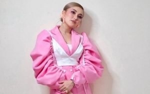 Ayu Ting Ting Tampil Cetar Pemotretan di Bathtub, Sentilan untuk KD ‘Haters’ Digeruduk Dukungan