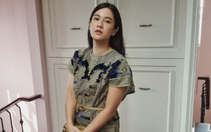 Niat Banget, Dian Sastro Dandan Ala Harley Quinn Rayakan Halloween di Rumah