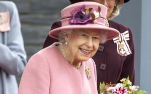 Ratu Elizabeth II Disarankan Dokter Istirahat 2 Pekan, Tampak Berkemudi Sendiri Di Perkebunan Kastil