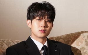 Sederet Potret Choi Woo Shik, Segera Comeback Drama 'Us that Year'