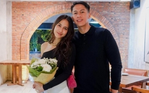 Pevita Pearce Boleh Pulang Usai 4 Hari Karantina, Momen Girang Dijemput Pacar Gemes Banget