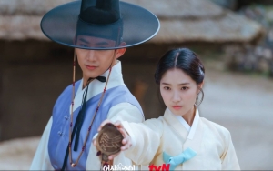 Taecyeon 2PM dan Kim Hye Yoon Perang Saraf,  Tim 'Secret Royal Inspector Joy' Isyaratkan Kekacauan