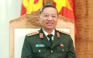 Menteri Vietnam Makan Steak Berlapis Emas, Publik Murka