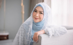 Bahas Cinta dan Cemburu, Keserasian Ria Ricis dengan Calon Suami Pakai Baju Adat Jawa Curi Perhatian
