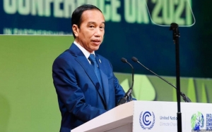 Dalam Rangka Peringati Hari Pahlawan, Jokowi Tabur Bunga Di Makam BJ Habibie Hingga Ani Yudhoyono