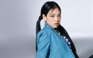 Tak Biasa, Solois BIBI Bikin Heboh Bagikan Kondom Sambil Nyanyi di Festival 'Head In The Clouds 2021