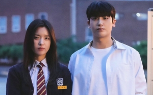 Kelewat Akrab, Chemistry Han Hyo Joo dan Hyungsik Cs di 'Happiness' Tuai Pujian Selangit