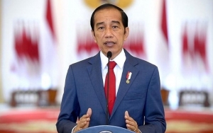 Naik Motor Balap 'RI 1', Jokowi Resmi Jajal Sirkuit Mandalika