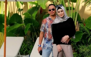 Lama Tak Terlihat, Jennifer Dunn Makin Cantik Hingga Nempel Manja Suami Bukti Cinta Sejati