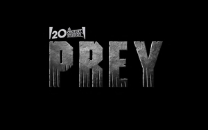 Predator Seram Intai Seorang Pemburu Wanita dari Balik Kabut di Poster Baru 'Prey'