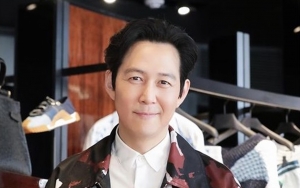 Lee Jung Jae Ketawa Bahagia di Selfie Bareng Jennie BLACKPINK, Ini Kata Netizen