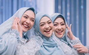 Momen Oki Setiana Dewi Ikut Repot Perhatikan Gaun Ria Ricis Disorot, Dipuji Kakak Idaman