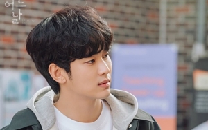 Kim Soo Hyun Berubah Jadi Sopir Taksi, Begini Kata Tim Produksi 'One Ordinary Day'