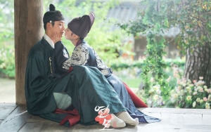 Rowoon SF9 dan Park Eun Bin Dibocorkan Bakal Ciuman Emosional di 'The King's Affection'