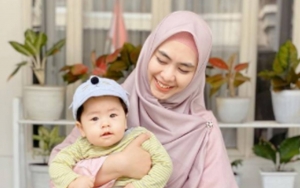 Ulang Tahun Pertama, Putra Bungsu Oki Setiana Dewi Harus Kembali Periksa ke Rumah Sakit