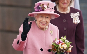 Ratu Elizabeth II Pertama Kali Muncul di Hadapan Publik Usai Alami Terkilir Punggung