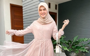 Dipuji Sahabat Sendiri, Jawaban Kalem Henny Rahman Auto Direspons Sinis