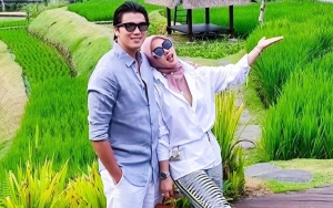 Syahrini Mesra-Mesraan Dengan Reino Barack di Jet Pribadi, OOTD Serba Hitam Jadi Bahan Gunjingan