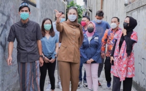 Luna Maya Mendadak Blusukan Jadi Bu RT, Alasan Terpilih Bak Bantah Omongan Reino di Masa Lalu